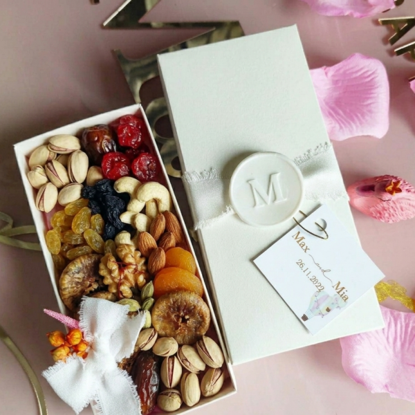 dry fruit gift box price in pakistan