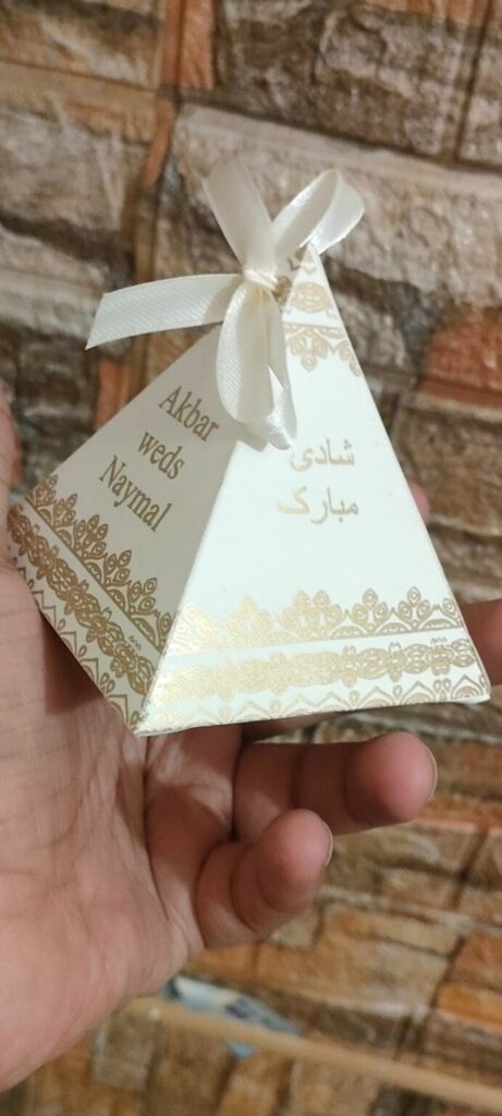 classic pyramid favor box | stunning personalized gift